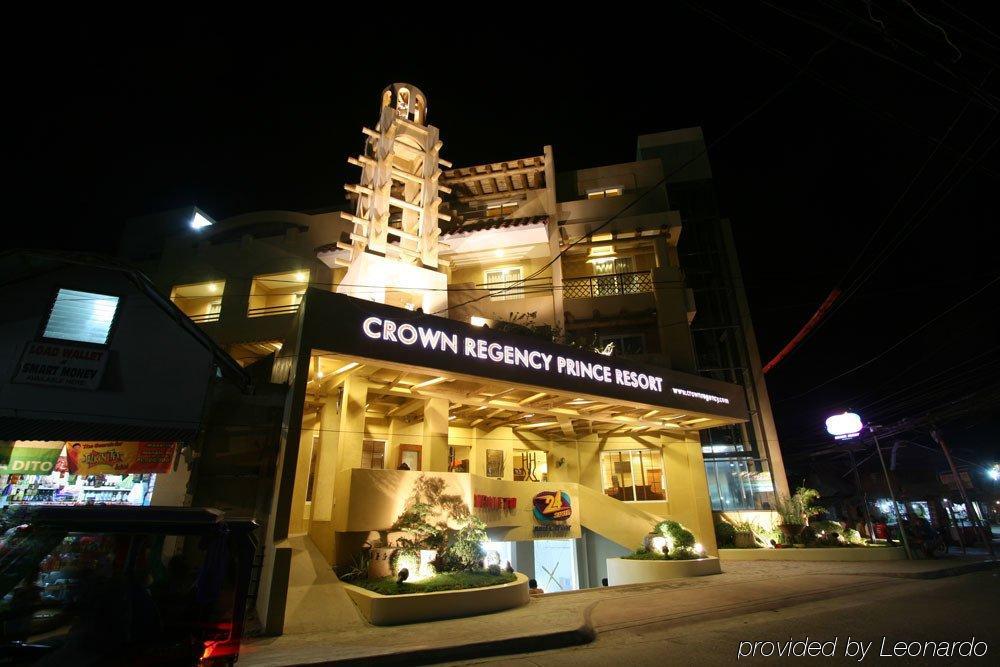 Crown Regency Prince Resort Balabag  Esterno foto