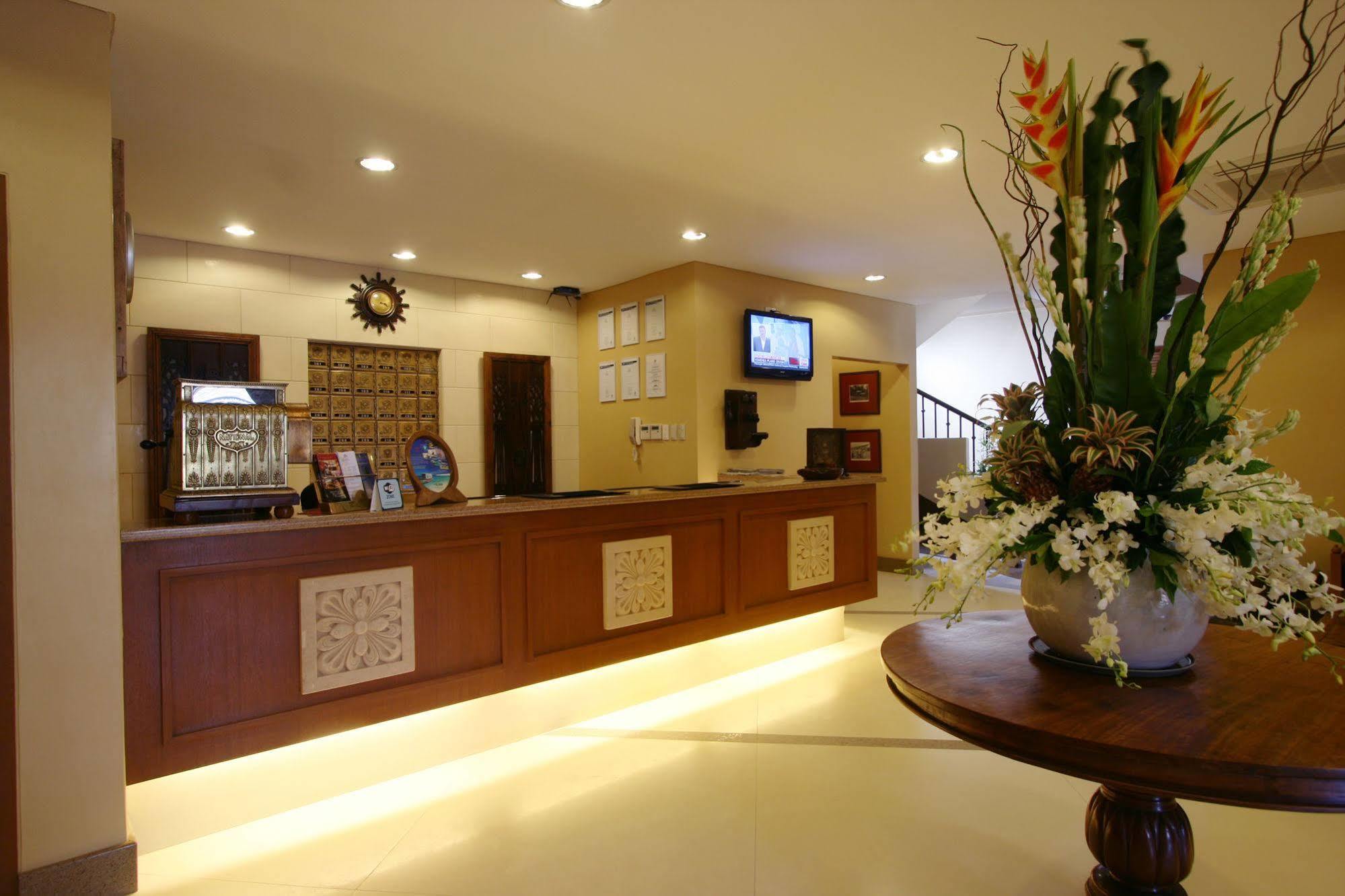 Crown Regency Prince Resort Balabag  Esterno foto